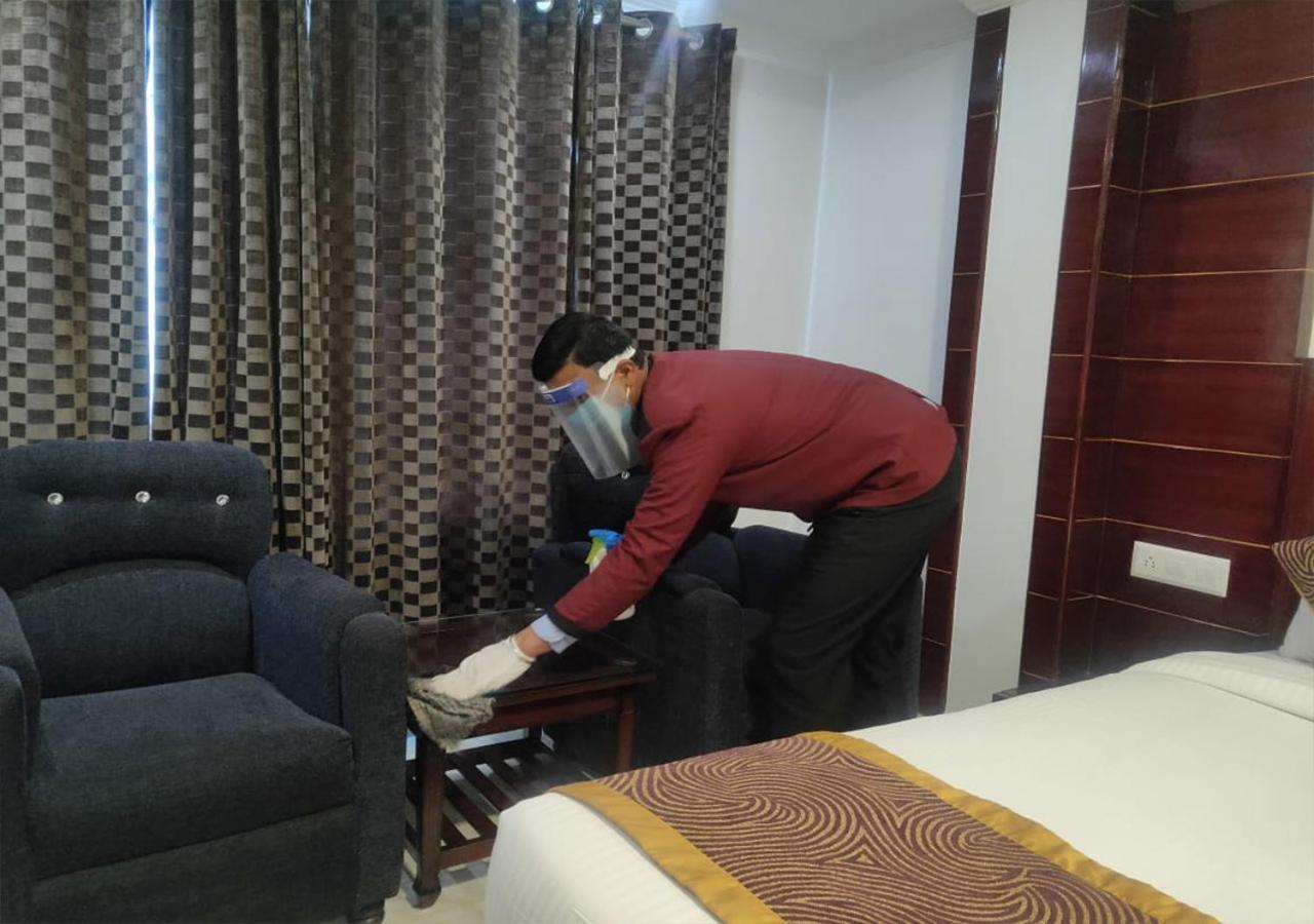 Hotel White Grand Shimla - In City Centre - A Centrally Ac Hotel Zewnętrze zdjęcie