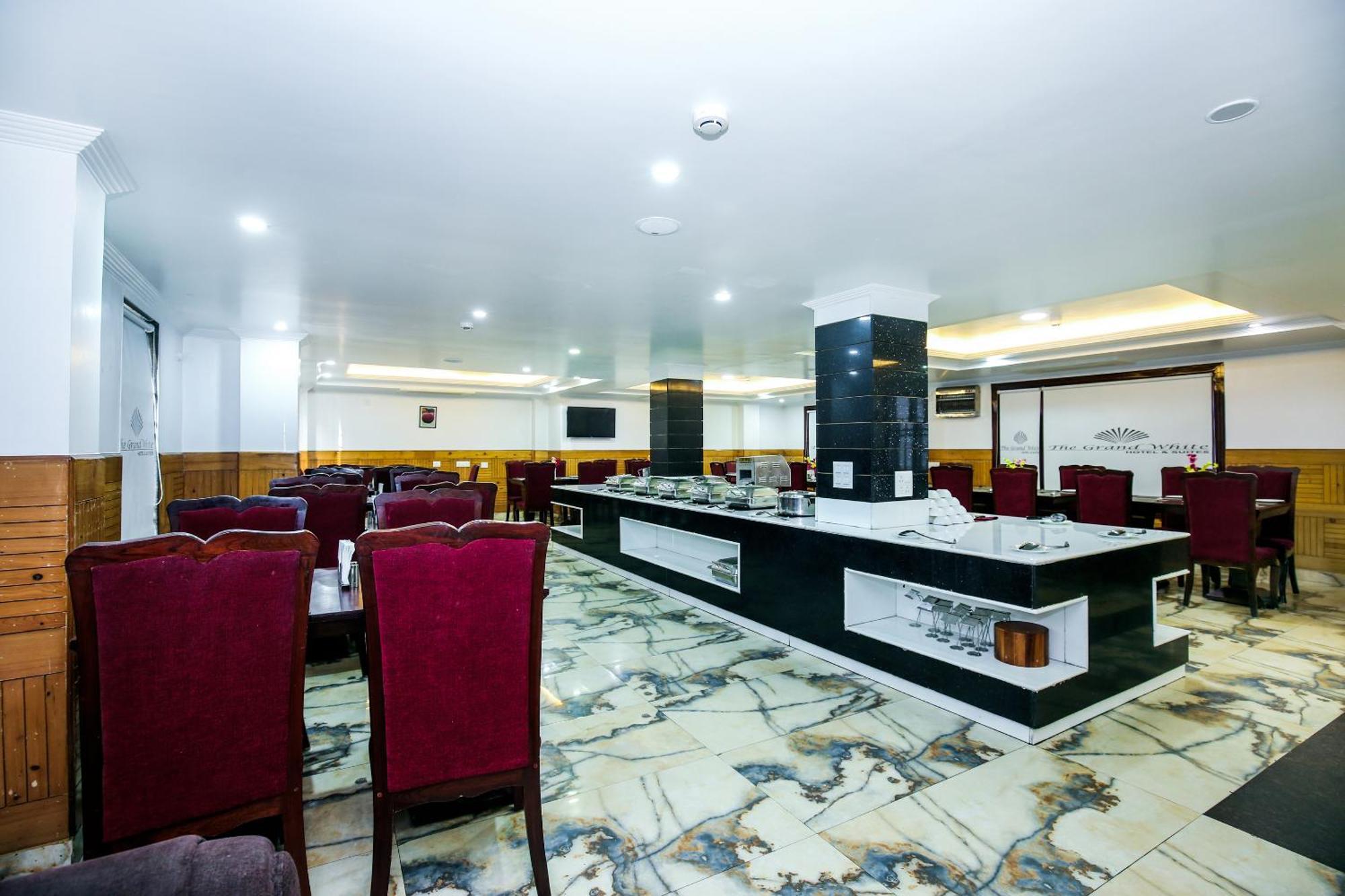 Hotel White Grand Shimla - In City Centre - A Centrally Ac Hotel Zewnętrze zdjęcie