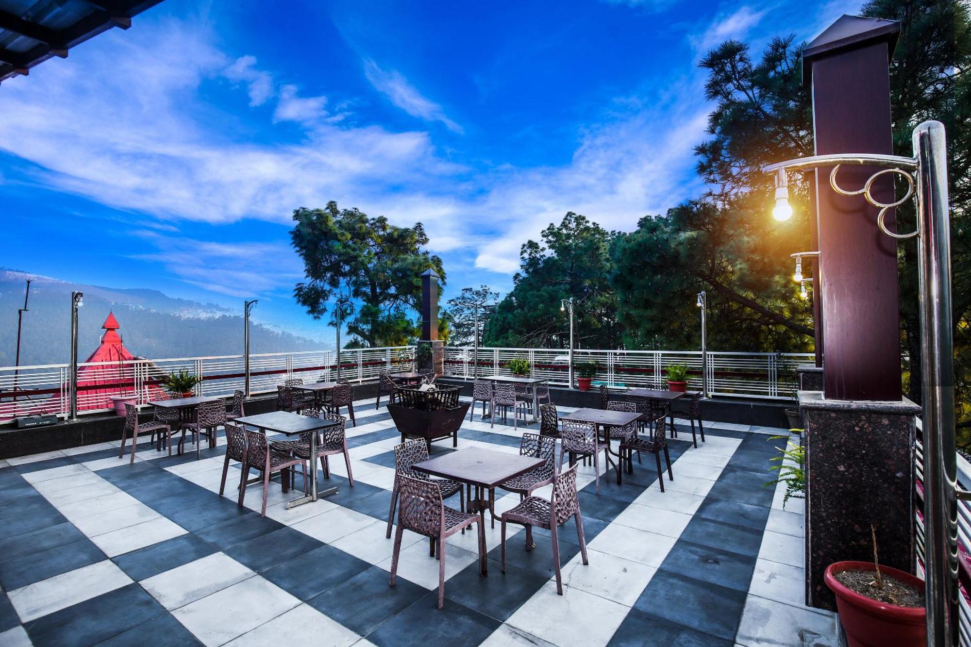 Hotel White Grand Shimla - In City Centre - A Centrally Ac Hotel Zewnętrze zdjęcie
