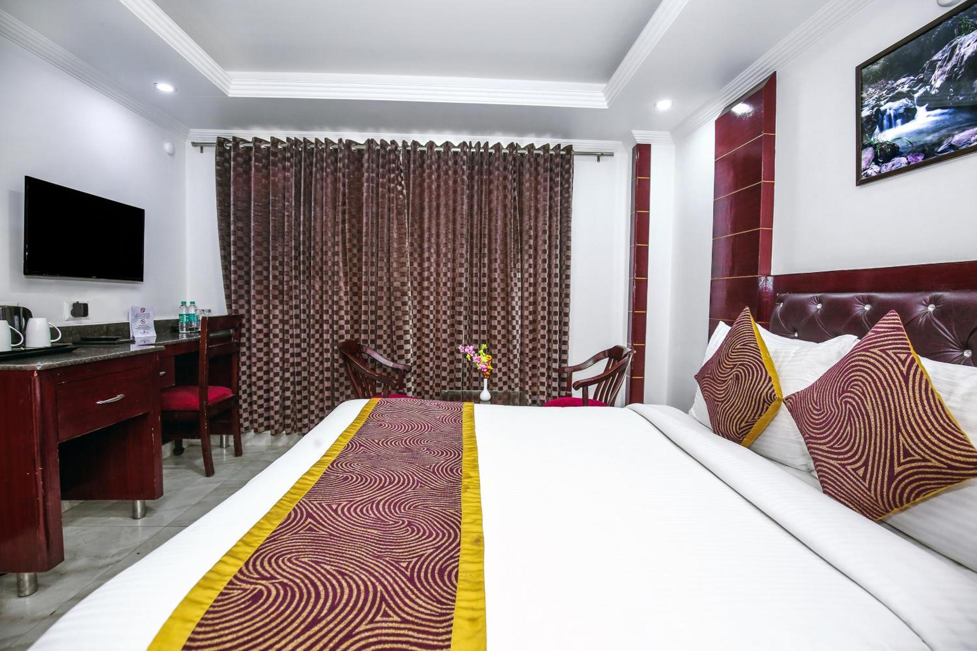 Hotel White Grand Shimla - In City Centre - A Centrally Ac Hotel Zewnętrze zdjęcie