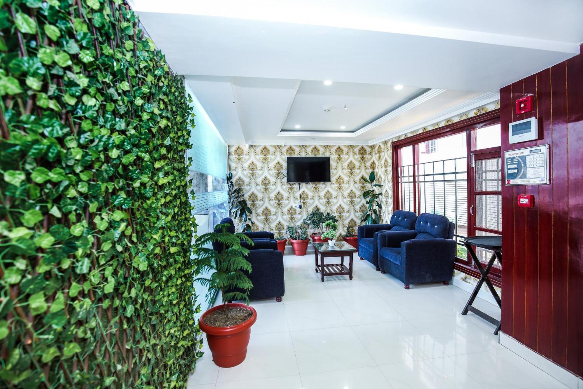 Hotel White Grand Shimla - In City Centre - A Centrally Ac Hotel Zewnętrze zdjęcie
