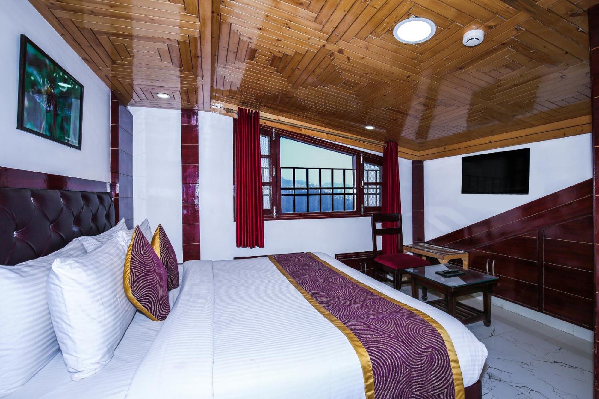 Hotel White Grand Shimla - In City Centre - A Centrally Ac Hotel Zewnętrze zdjęcie